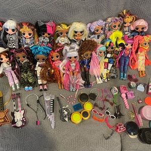 LOL OMG Dolls! 21 dolls. Excellent condition. Assorted accessories included!